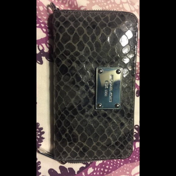 Michael kors wallet - Picture 2 of 3